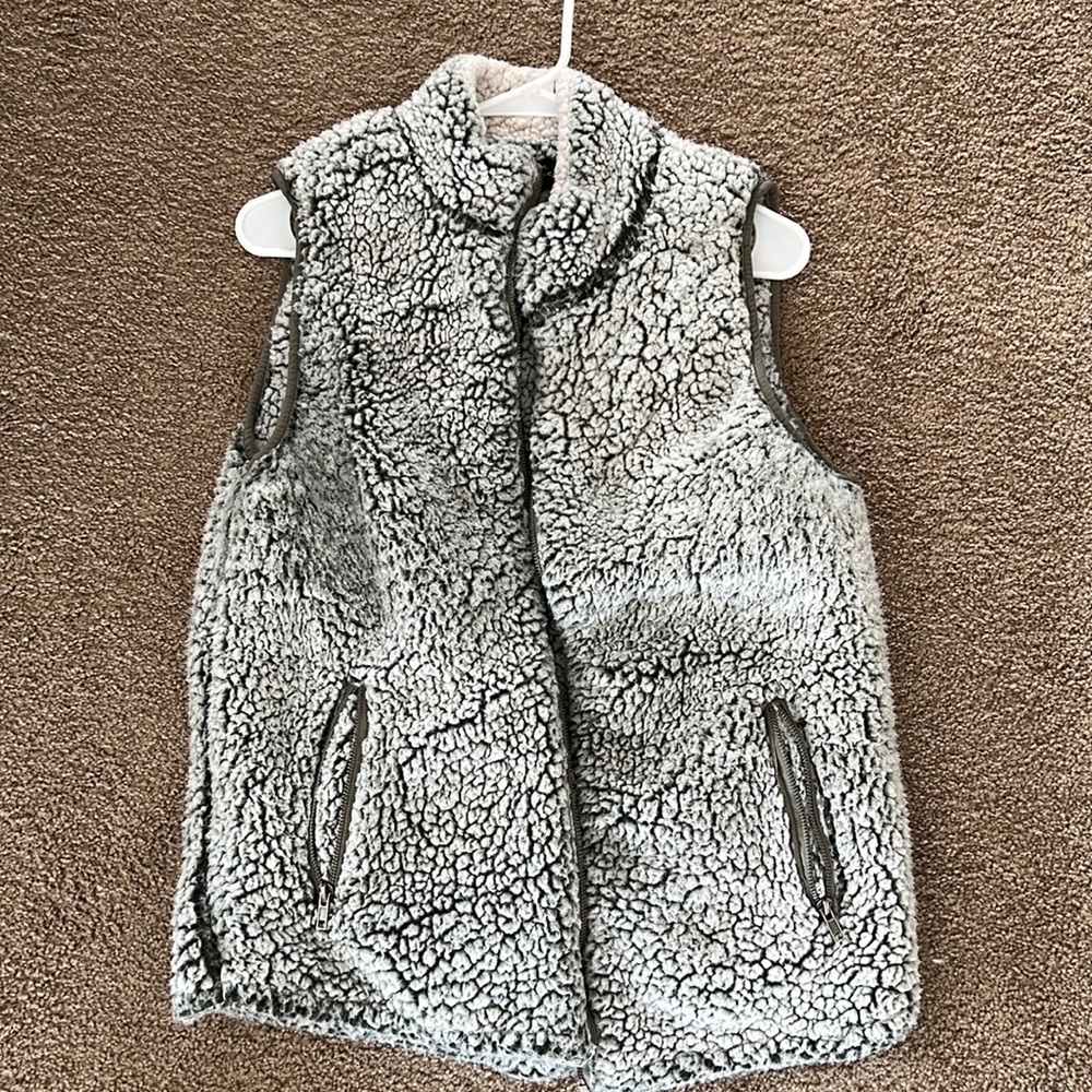 Love Tree fleece vest